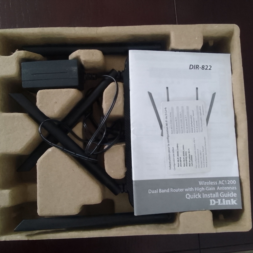 D-Link AC1200 Dual Band Router - Black - Picture 4 of 5